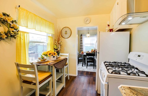 West Rancho Dominguez House | Centrally Located Compton Retreat: Patio & Grills