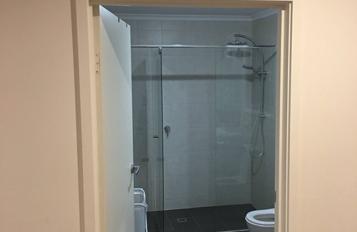 Curtin Villa | Centrally located flat