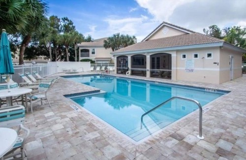 Central Naples Condo | Centrally Located in Beautiful Naples