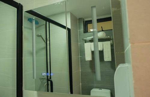 Nairobi Upper Hill Apartment | Centrally located making it easy to access shopping centers, CBD and airports.