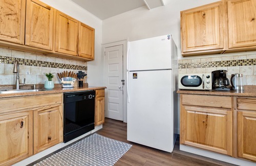 Midtown House | Centrally Located Midtown 2 Bedroom Home with 3 Parking Stalls that Sleeps 7