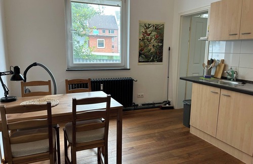 Hohenfelde Apartment | Centrally located, small apartment with kitchen and shower room 2