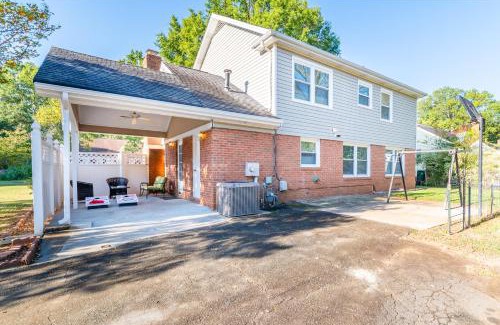 Charlotte House | Centrally Located Spacious Abode