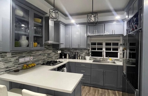 Roseau Apartment | Centrally located, stylish, modern, convenient, legendary customer service.