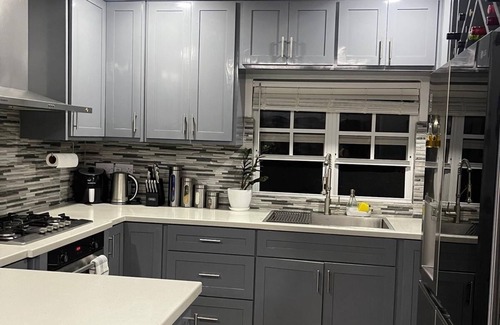 Roseau Apartment | Centrally located, stylish, modern, convenient, legendary customer service.