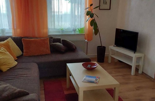Schkeuditz Apartment | Centrally located vacation apartment "ROSI" in Schkeuditz
