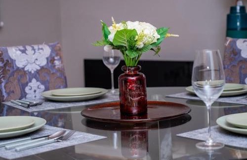 Century Wharf Apartment | Century Wharf Apt