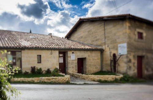 Montagne Bed & Breakfast | Château Croix Beauséjour "Maison du Vigneron"