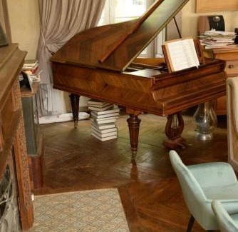 Clermont-les-Fermes Bed & Breakfast | Château de Clermont