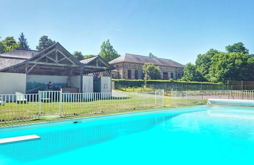 Craon House | Château de CRAON orangery, swimming pool, tennis court, 47-hectare park.