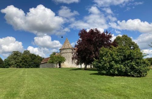 Saint-Martial-Viveyrol House | Château de caractère avec piscine au cœur du Périgord vert