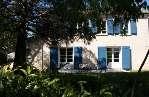 Gontaud House | Château De Grenier Gite