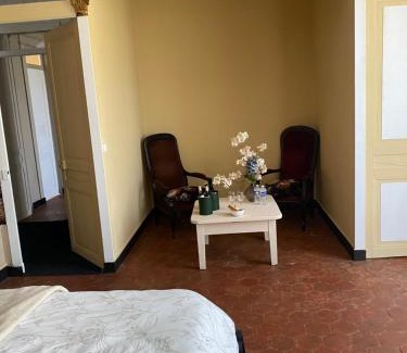 Saint-Cyr-en-Pail House | Château de la Robinière 2 a 20 personnes