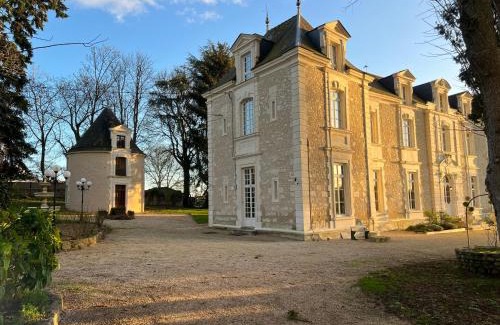 Oize Bed & Breakfast | Château de Montaupin