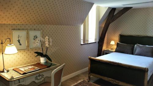 Vault-de-Lugny Hotel | Château de Vault de Lugny
