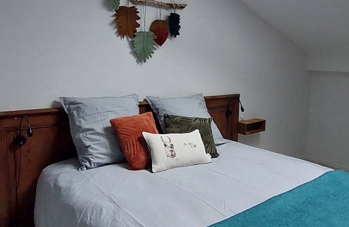 Le Poire-sur-Vie Bed & Breakfast | Chêne en campagne. Breakfast included. Llama breeding