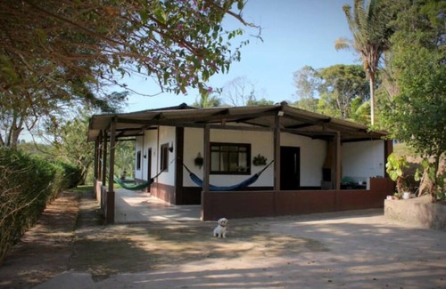 Juquitiba House | Chácara Canto das Águas with waterfall inside the property