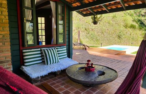 Itaipava House | Chalé Cantagalo, charme e romance, piscina