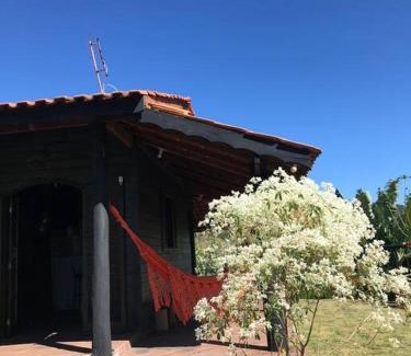 Bueno Brandao Ski Chalet | Chalé rústico de madeira perto de cachoeira