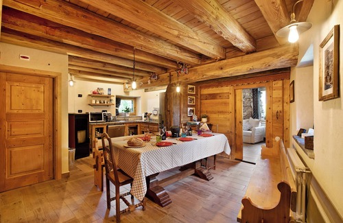 Grand Haury Ski Chalet | Chalet "1175" ideal for groups from 6 to 9 persons