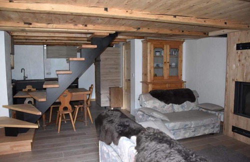 Pralognan-la-Vanoise Ski Chalet | Chalet, 200m from resort center, fireplace or stove, tv, 62m², Pralognan-la-Vanoise