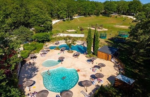 Saint-Cirq-Lapopie Ski Chalet | Chalet 3 étoiles - Piscine - efchbg