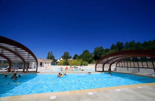 Monclar-de-Quercy Ski Chalet | Chalet 3 étoiles - Piscine - eebbib
