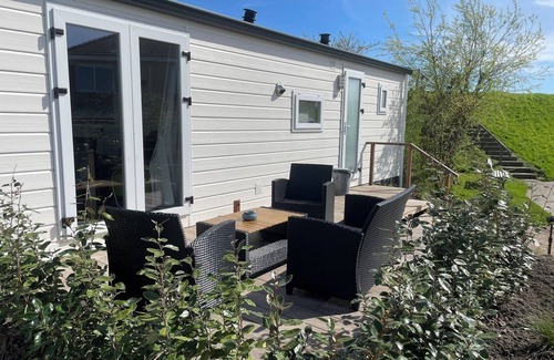 Anna Paulowna Ski Chalet | Chalet 3 Next to the Amstelmeer & Wadden Sea! Air conditioning! Private terrace!
