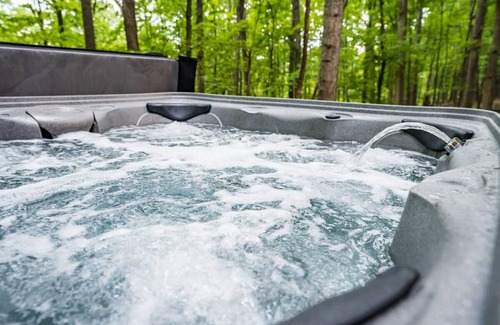 Berkeley Springs Ski Chalet | Chalet ∙ 4 bedrooms ∙ 13 guests