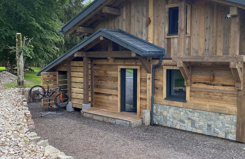 Raon-aux-Bois Ski Chalet | Chalet 5 Personnes - Jaccuzi - Sauna - Étang Privée La Cabane à Sucre
