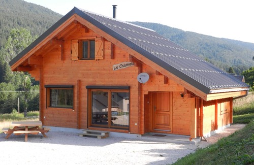 Mijoux Ski Chalet | Chalet 8 people Ski area Monts Jura Lelex