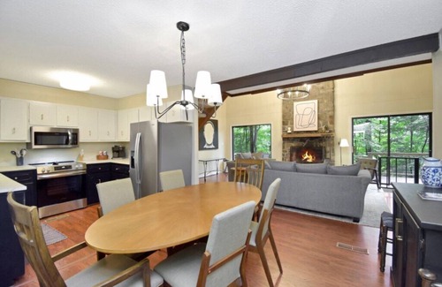 Beech Mountain Ski Chalet | Chalet About at 4366 ft Elevation|Sleeps 10|Pet-Friendly Retreat