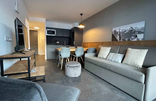 Huez Apartment | Chalet Apartment in Auris with Scenic Views
