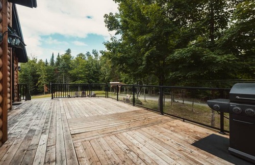 Nominingue Ski Chalet | Chalet Bonheur -Rustique- Pet friendly