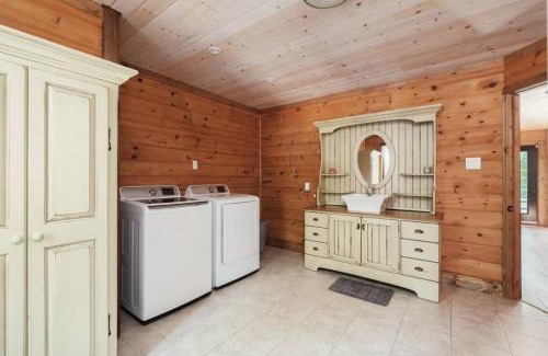 Nominingue Ski Chalet | Chalet Bonheur -Rustique- Pet friendly