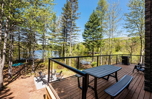 Saint-Alphonse-Rodriguez Ski Chalet | Chalet Natür | Waterfront | Hot Tub | Kayak Pedalo | Firepit | Private big land