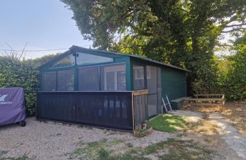 Lorgues Ski Chalet | Chalet de 25 m2 avec jardin, piscine et spa uniquement accessible en juin sept