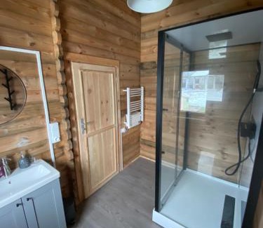 Montigny-sur-l'Ain Ski Chalet | chalet de la voie verte en plein coeur du Jura