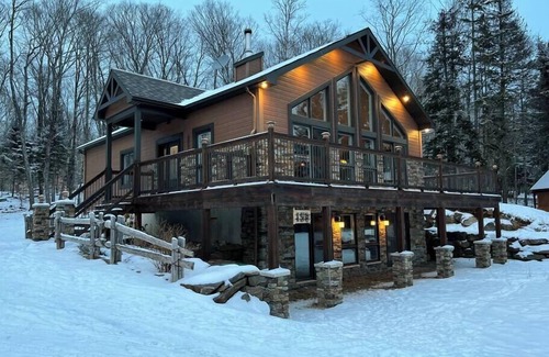 La Minerve House | Chalet El Dorado: Lake House near Mont-Tremblant