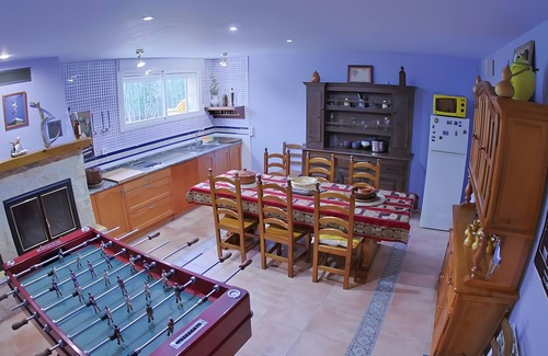 Nieva de Cameros Ski Chalet | Chalet 'El Cerezo Rojo' with Lake View, Wi-Fi and Air Conditioning