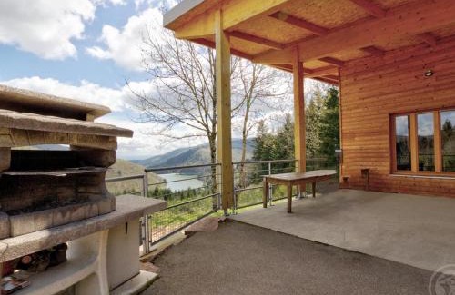 Les Noes House | Chalet familial 35m² aux Monts de la Madeleine avec terrasse, animaux acceptés - FR-1-496-240