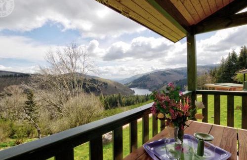 Les Noes House | Chalet familial 35m² aux Monts de la Madeleine avec terrasse, animaux acceptés - FR-1-496-240