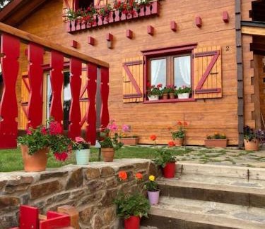Pyrenees 2000 Ski Chalet | Chalet familiar con jardín y garage privado