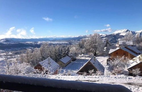 Saint-Michel-de-Chaillol Ski Chalet | Chalet at the foot of the pistes, 180° view