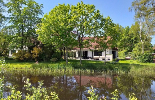 Sint Nicolaasga House | Chalet in Friesland near Large Lakes