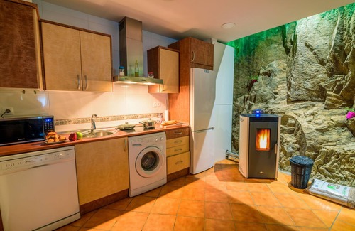 La Omanuela Apartment | Chalet in La Omañuela near Ski Resort