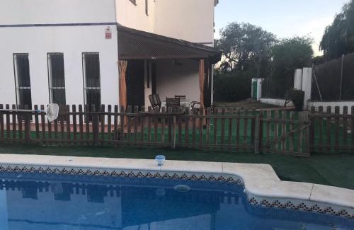 Guillena House | Chalet independiente piscina privada