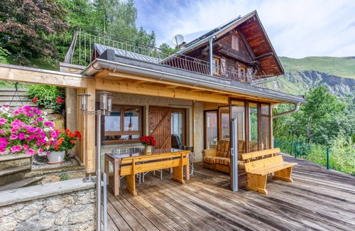 Jarrier Ski Chalet | Chalet Lo Grané - Four Bedroom Chalet, Sleeps 8