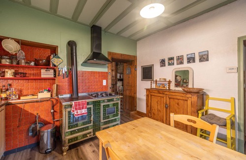Araches-la-Frasse Ski Chalet | Chalet 'Magnifique Aux Carroz' with Mountain View, Private Terrace and Wi-Fi