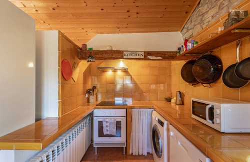 La Molsosa Ski Chalet | Chalet 'Masia La Clariana' with Mountain View, Private Pool and Wi-Fi